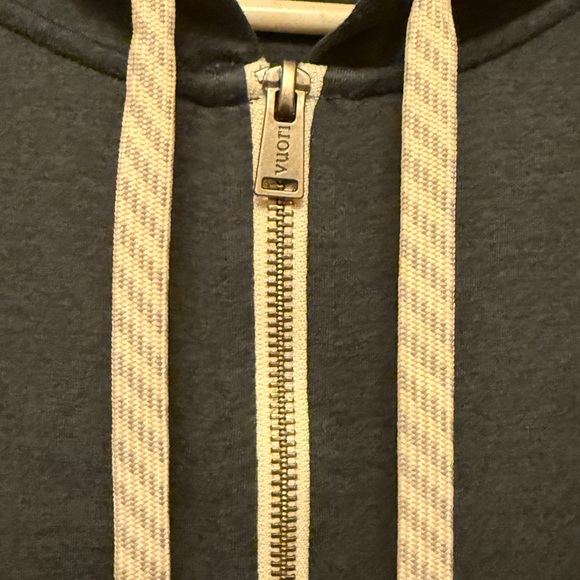 Vuori Women's Halo Performance Hoodie 2.0 - Picture 9 of 12